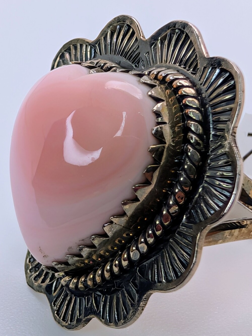 Large Pink Conch Heart S925 Sterling Silver Ring Size 7 3/4 - Picture 2 of 4